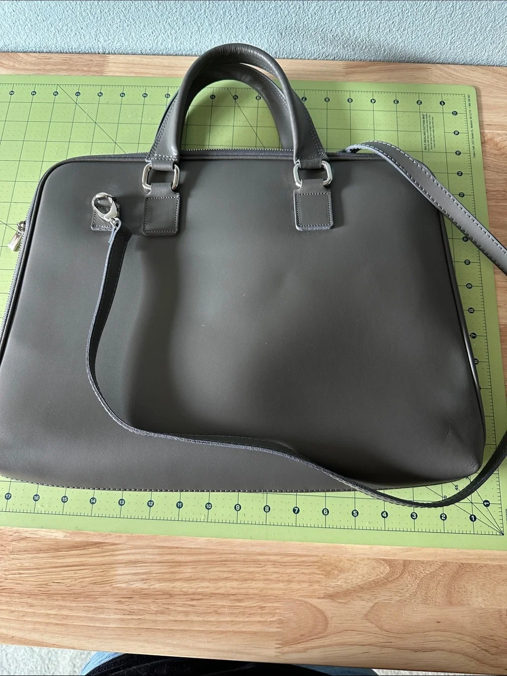 Persaman New York Gray Leather Laptop Bag with Shoulder Strap